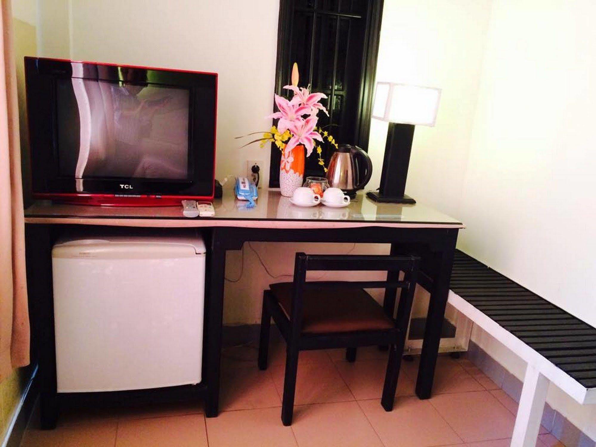 Ruby Bistro Hotel Хюе Екстер'єр фото